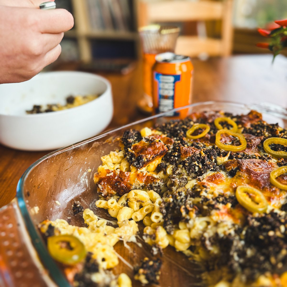 Here’s a Burns supper worthy of a poetic tribute: Haggis loaded Mac N’ Cheese with BRU pickled jalapeño by King Of Feasts. Head to our Instagram for more Burns’ Recipes! #BurnsNight IG: @KingOfFeasts