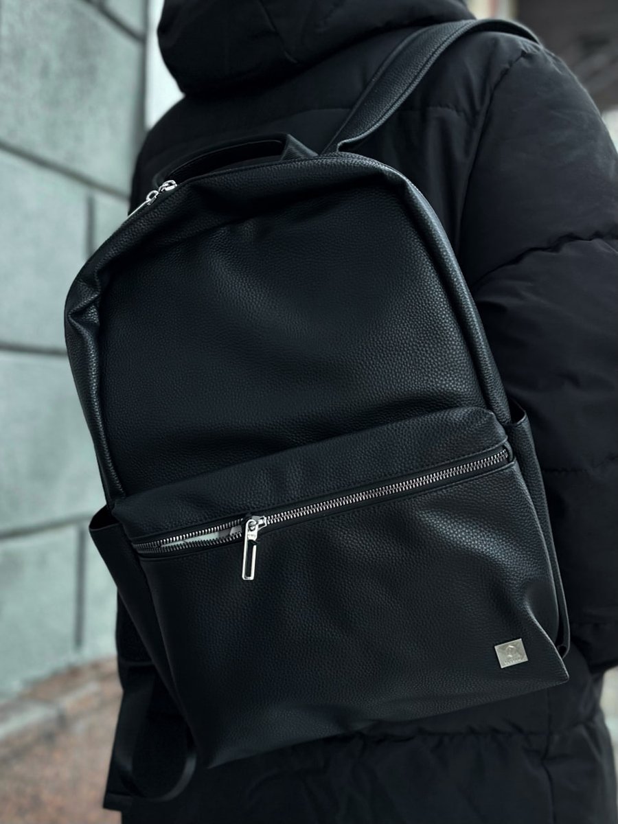 Skay_ua's tweet image. Рюкзак #WIWU Osun Backpack дозволяє безпечно носити з собою ноутбук та інші речі, адже зроблений з водонепроникної тканини, яка захистить їх за будь-яких погодних умов.

✔️Має високу стійкість до впливу вологи та сонячних променів

Ціна 👉 skay.ua/short/vetsfh

#ukraine #black