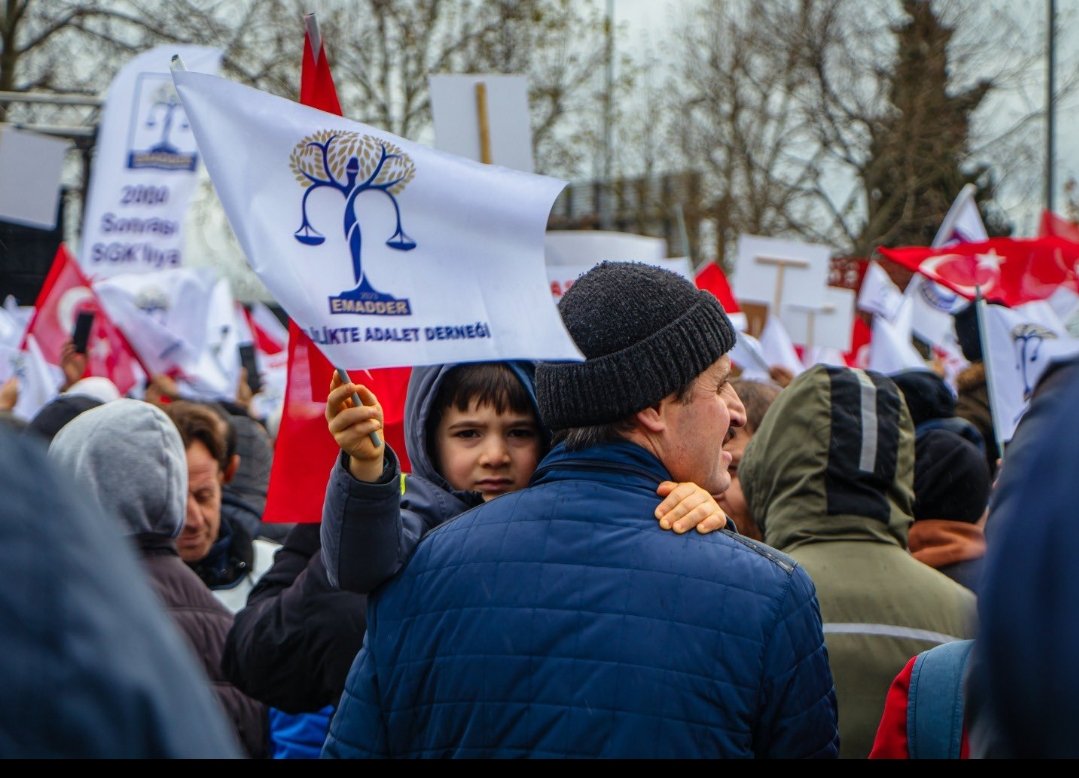 Anne baba mağdursa çocuklar mağdur,1 kişi1000 kişi değil milyonlar mağdur!
Bu kadar insan çırpınıyorsa sebebi olmalı.Siz gayet iyi biliyorsunuz da biz tekrar yazalım.
❗1 günle 17-20 yıl fark konulamaz.Kademeli Emeklilik şart!
<a href="/isikhanvedat/">Prof. Dr. Vedat Işıkhan</a>
#2000LerMecliste
#2000LerinSabrıTaşıyor