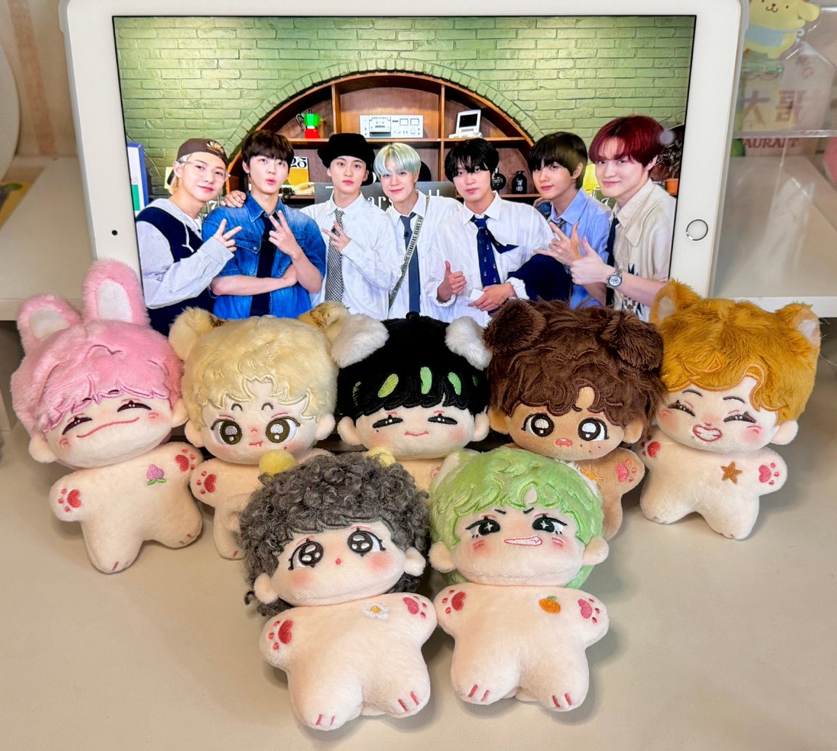 mmuk_np's tweet photo. ♡rt สุ่มแจก1♡
พรี ตุ๊กตาดรีม 7DREAM ABB Family 10 cm 🐾🍀

⭐️ไม่มีหาง
330 ฿/ตัว มัดจำ100
เซตAll in 2200฿ มจ1000

⭐️มีหาง(หางแม่เหล็ก ถอดได้)
345 ฿/ตัว  มจ100
เซตAll in 2310฿ มจ1100
📦ems 35฿

สั่งซื้อ: https://t.co/lcK3LxhWRG

ปิดรับ TBA
#ตลาดนัดnctdream #ตลาดนัดnct #ตุ๊กตาnct https://t.co/xBk8Hb2zdW