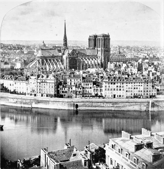 William England. 
La nouvelle flèche de Notre-Dame prise de l'église Saint-Gervais 
1860. Paris Île de la Cité