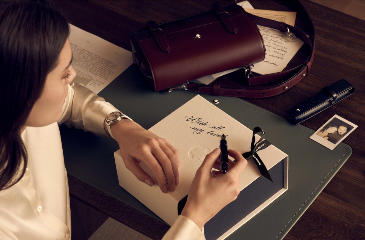 This Valentine’s Day, show that special someone how you feel with an exquisite Montblanc piece from our Valentine’s Day Gift Guides. Our gift box is the perfect canvas for your handwritten love note.

Discover more: bit.ly/ValentinesDayM…

#InspireWriting #HeartWritten