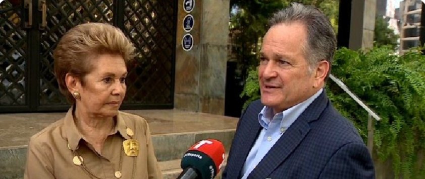 Se reúnen el hambre, con, la ganas de cagar "NO VAN PARA NINGÚN LADO"