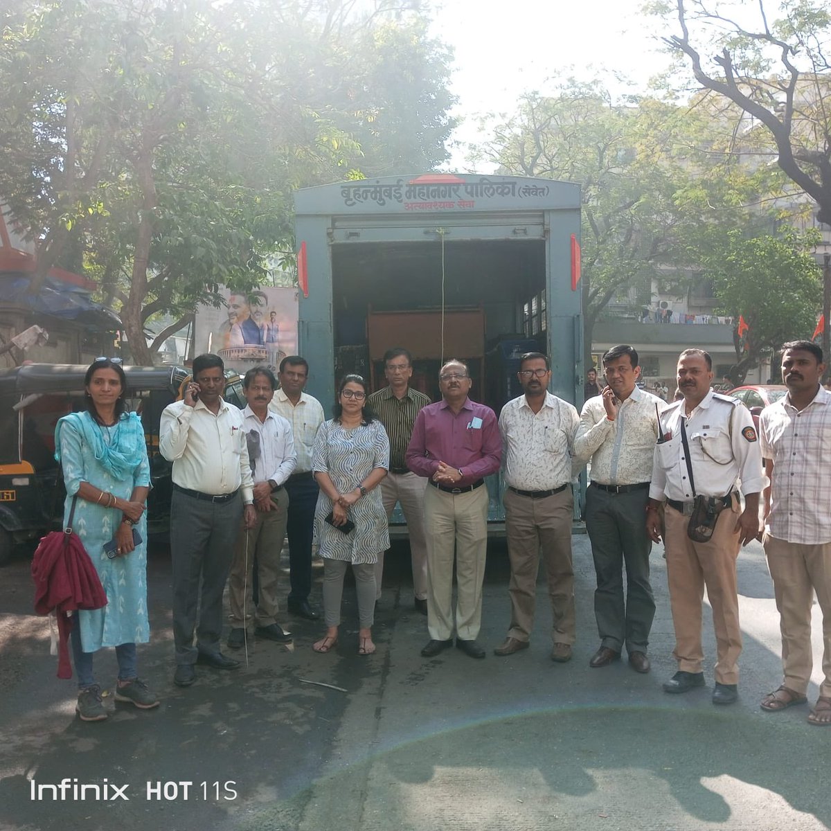 chitru2311's tweet photo. Deep clean drive by @mybmcWardRS  in Ashoknagar, Kandivali East in presence of DMC Kapse madam, ACrsouth Rathod Sir,AESWM Manjrekar  , Sanap ,Mansi Dhuri ,MrSayyad ,Pashte Mam . 
Really appreciable👌👌 https://t.co/cRTseBY0oa