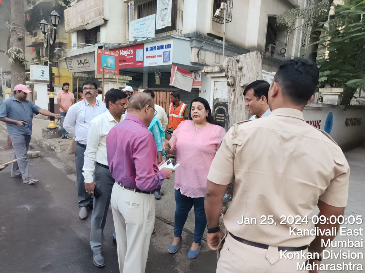 chitru2311's tweet photo. Deep clean drive by @mybmcWardRS  in Ashoknagar, Kandivali East in presence of DMC Kapse madam, ACrsouth Rathod Sir,AESWM Manjrekar  , Sanap ,Mansi Dhuri ,MrSayyad ,Pashte Mam . 
Really appreciable👌👌 https://t.co/cRTseBY0oa