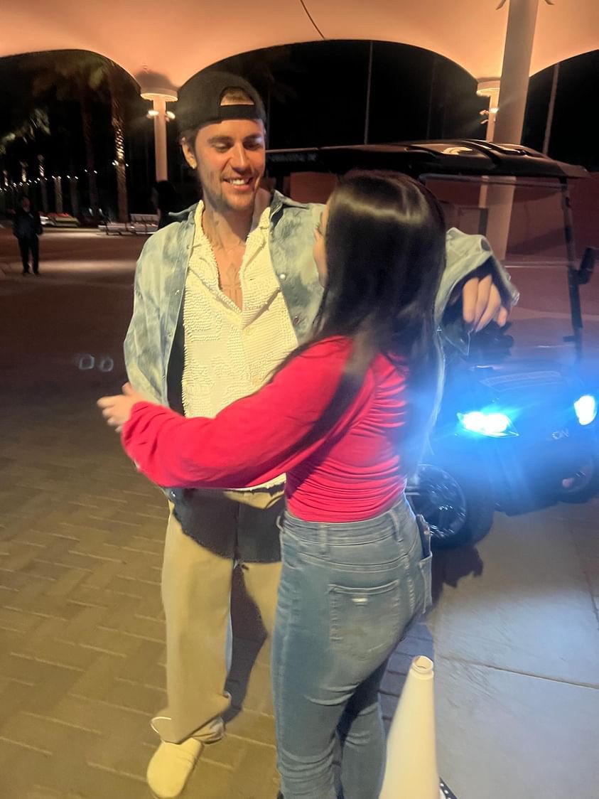 biebernovidade's tweet photo. 🚨SOCORRO! Justin Bieber com fãs ontem. https://t.co/bBqtcWHncs