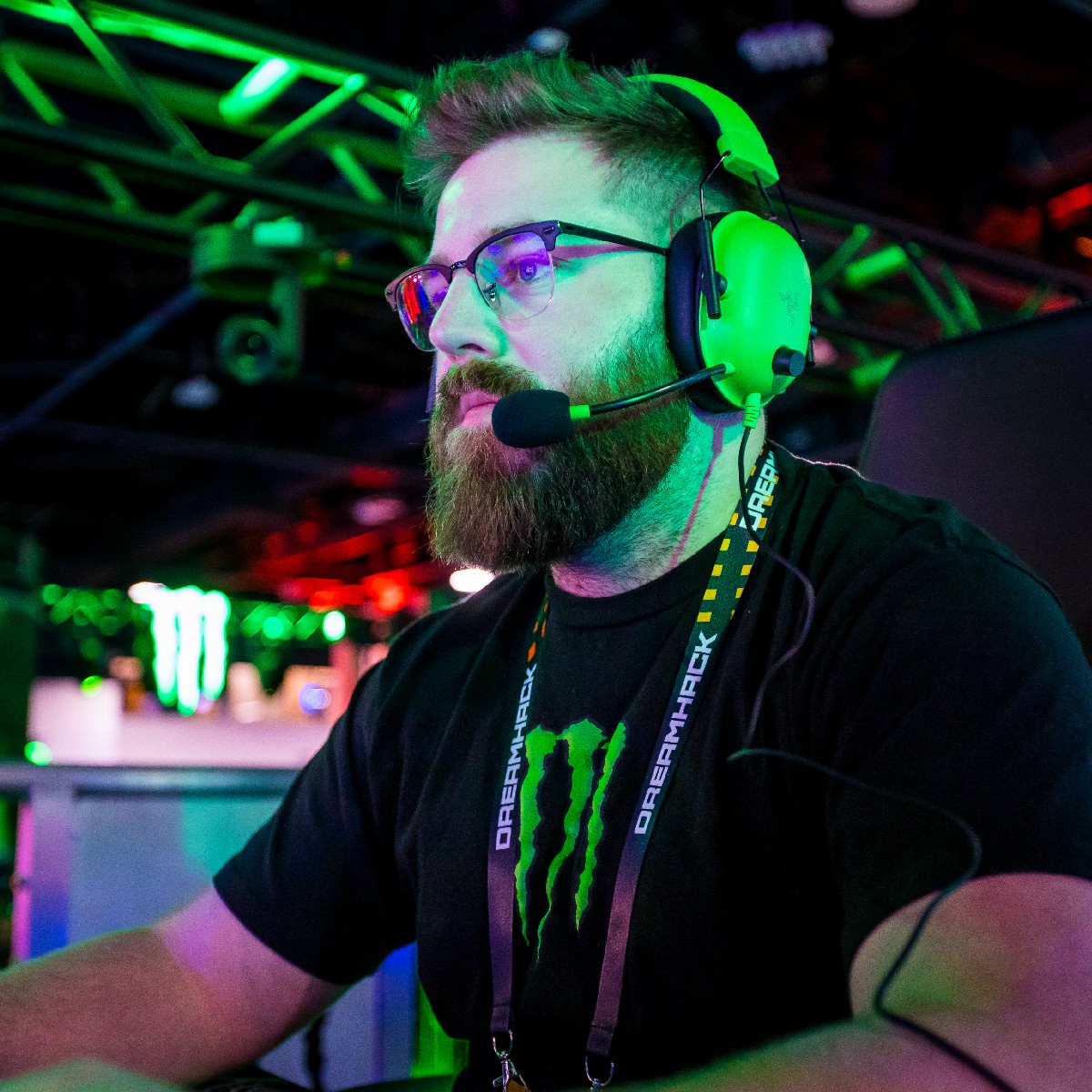 Gaming session, anyone? 🎮🤝

#MonsterEnergy #Gaming