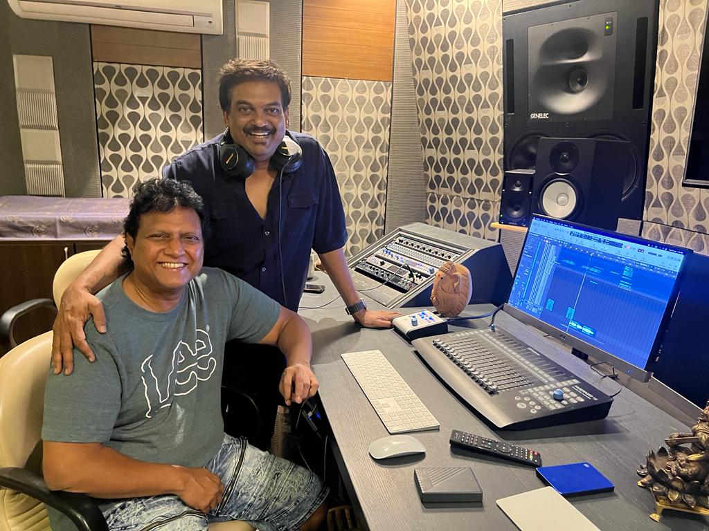 The blockbuster duo are on a roll to deliver a chartbuster album ❤️‍🔥 #DoubleISMART Music Sittings are on full swing with some terrific tracks being locked 🎵💥 Exciting updates soon 🔥 Ustaad @ramsayz #PuriJagannadh #ManiSharma @duttsanjay @Charmmeofficial @IamVishuReddy…