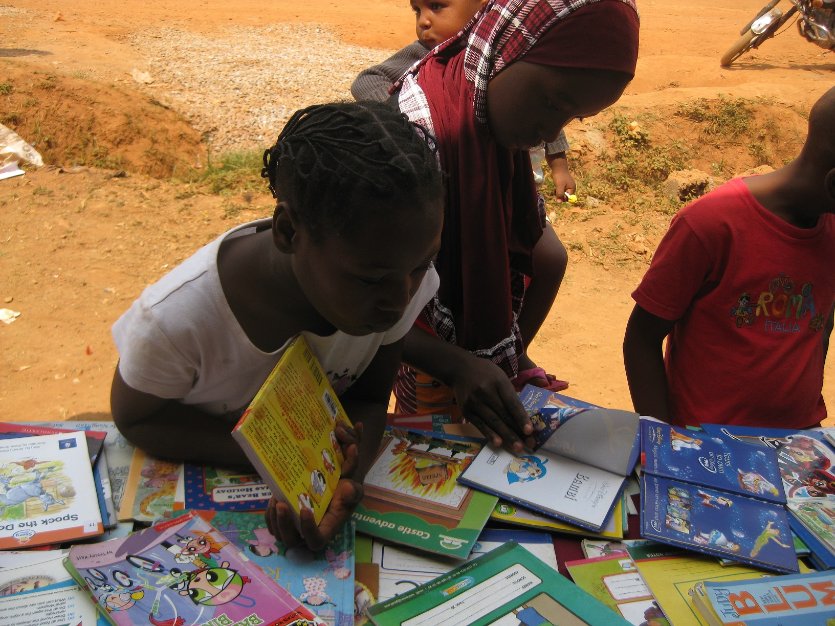 hedecscam's tweet photo. Still about the work on education HEDECS Cameroon has been doing. #INTERNATIONALDAYOFEDUCATION
#Hedecscameroon
#UNESCO
#FÉMINISTEENACTION
#FeministeEnAction
#care
#carecameroon
#MINEDUB
#MINSEC
#MINPROFF
#MINSANTE
#UNICEF
#W4GF
#UNWOMEN
#ACB https://t.co/wIlNSOkM1H