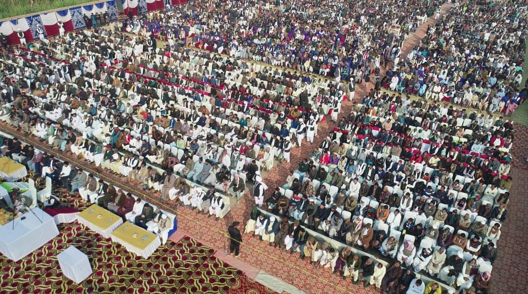 رحیم یار خان : حق باھو چوک تاج گڑھ میں سالانہ میلاد مصطفے ﷺ و حق باھُو کانفرنس میں شرکت اور خصوصی خطاب
خطاب کا موضوع: "قرآن کریم میں مسجدِ ضرار کا واقعہ اور تعلیماتِ اولیاء"
گفتگو کے اہم نکات:
- منافقین نے  مسجد ضرار بنائی  اور حضور اکرمﷺ کو  تشریف لانے کی عرض کی تو اللہ تعالیٰ