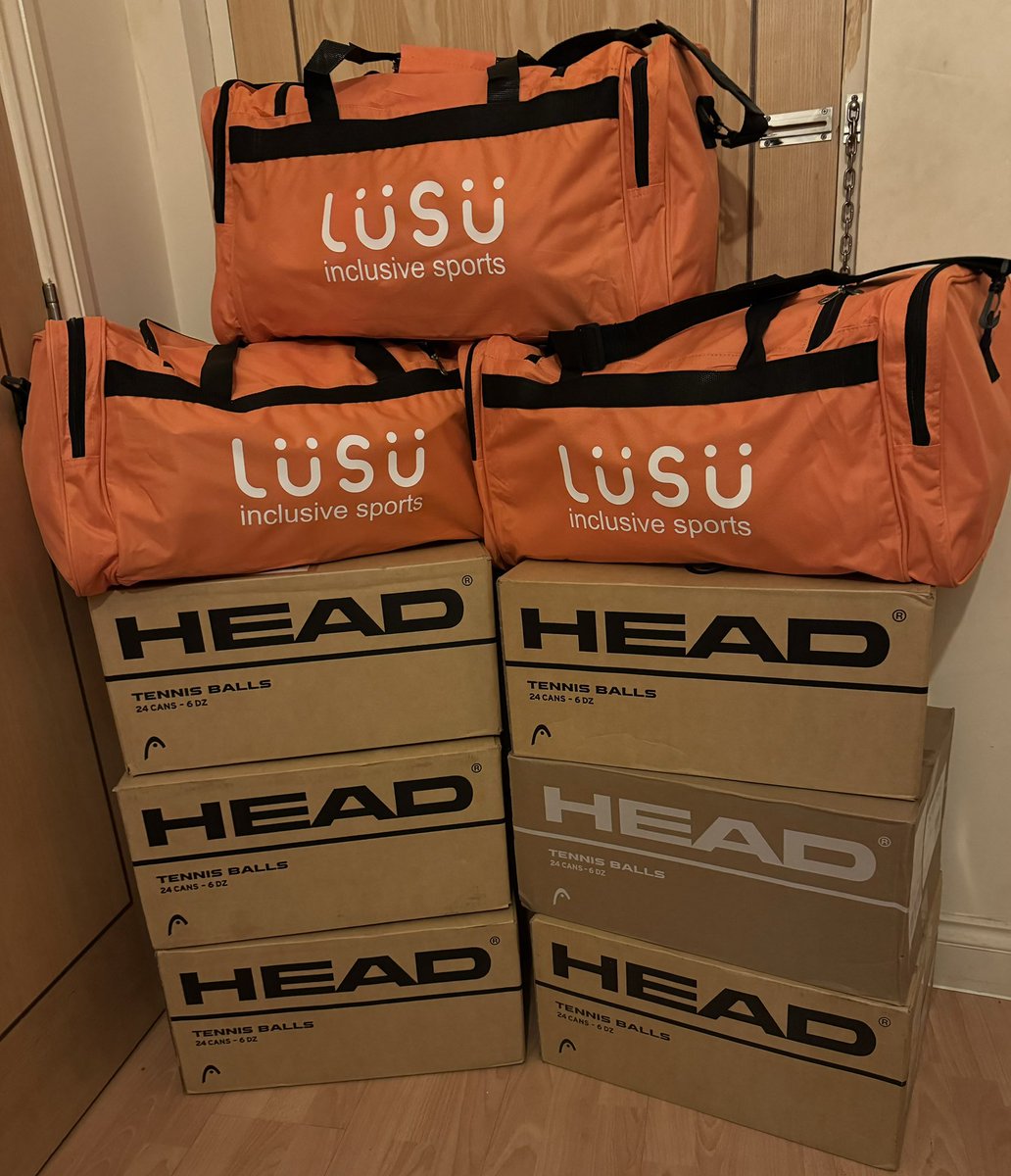 New equipment delivery this morning for our LTA open court, Tennis4All and Rebound disability tennis programmes. Massive thank you for the amazing support from @LuSuSports @head_tennis @the_LTA @TennLancs @ltalincs #opencourt #playyourway #Rebound #Tennis4All