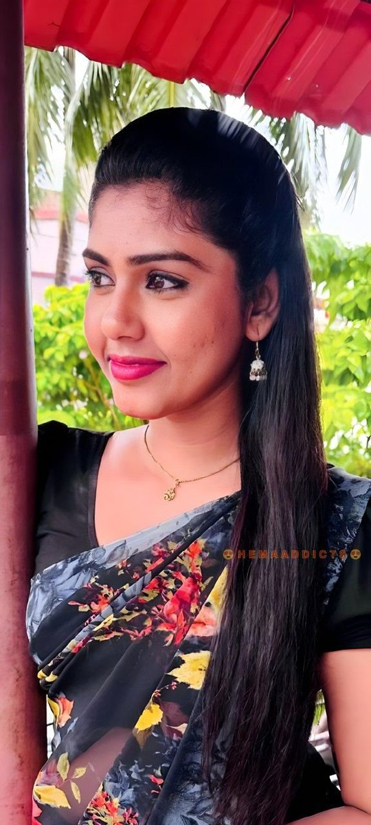 krishreturnz's tweet photo. Hema wallpaperz 😍
#set5
Like and share...❤️ https://t.co/Bq0ERwVxge
