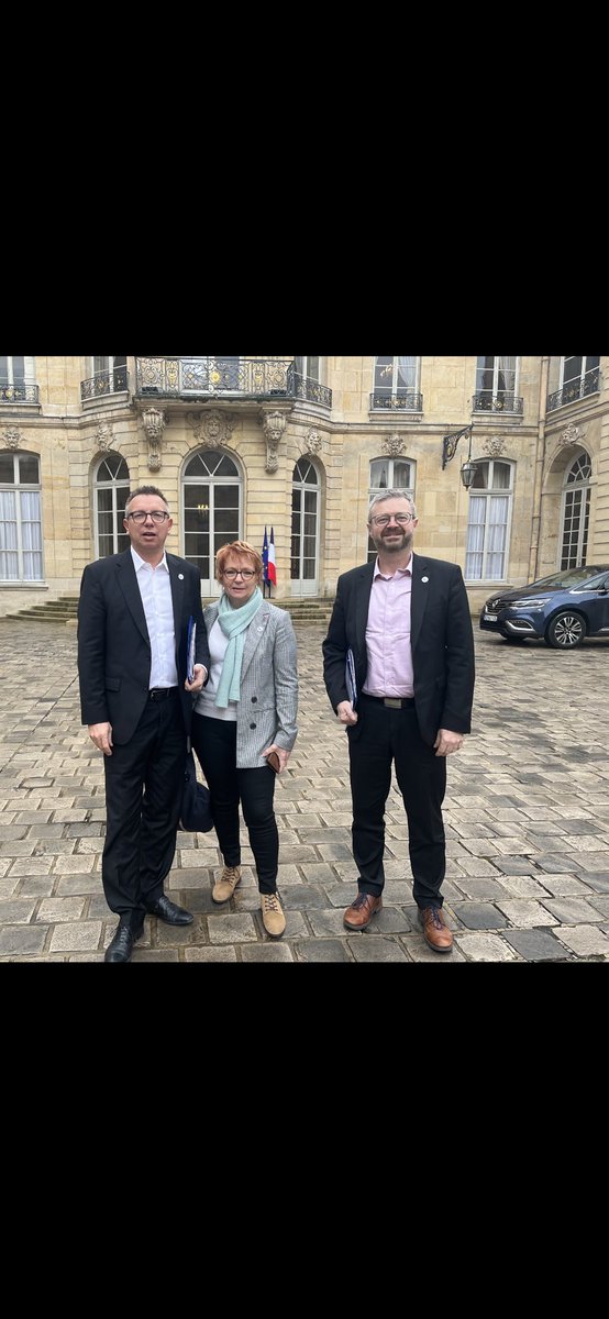 C’est parti pour la rencontre avec le #PremierMinistre à Matignon !