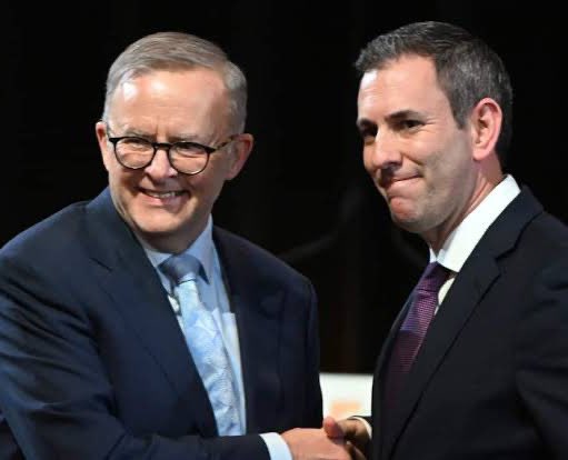 freedom4UU's tweet photo. #speaKout
Here we have 2 #ALPtrash grifters, who lie.
Tax cuts in July will do nothing & mean nothing right now.
The cost of living crisis needs real world solutions for today, not in 5 months time.
Albaneseism is a catastrophic disaster.
#Radio #Australis https://t.co/t5rDy5YjnE