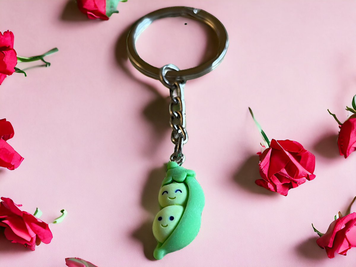 fernlcreations's tweet photo. Cute 2 Peas in a Pod Keyring- £5.85 in the Valentines Sale 🌹

https://t.co/P4dZUYX3tQ

#Fighter #ValentinesDay #valentinesdaygifts #peasinapod #keyring #etsy #valentinesday2024 #Valentines2024 #peas #roses #giftforher #CoupleGoals #couples #cute #keychain #uk #jewellery https://t.co/l5MpjIZAlg