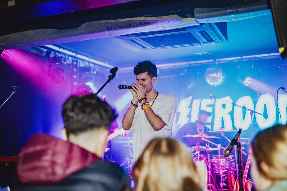 lucamomusic's tweet photo. I still can’t quite believe it happened!! 
Thanks to everyone who was there on Friday I am so grateful 🫶 And thank you so much @boileroom @f.m.t_events + @mollysingersongwriter for having me. Love love love !!! 🧡🙌 https://t.co/hYUX4z9SfJ