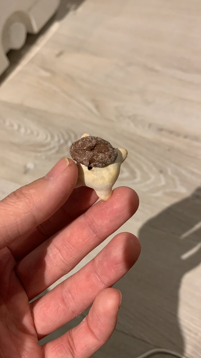 minagi74's tweet photo. 中身がはみ出てるコアラのマーチがあったんだけどw
チョコ2倍でお得感あって美味しかったわ🤣 https://t.co/Pt7QCefkQn
