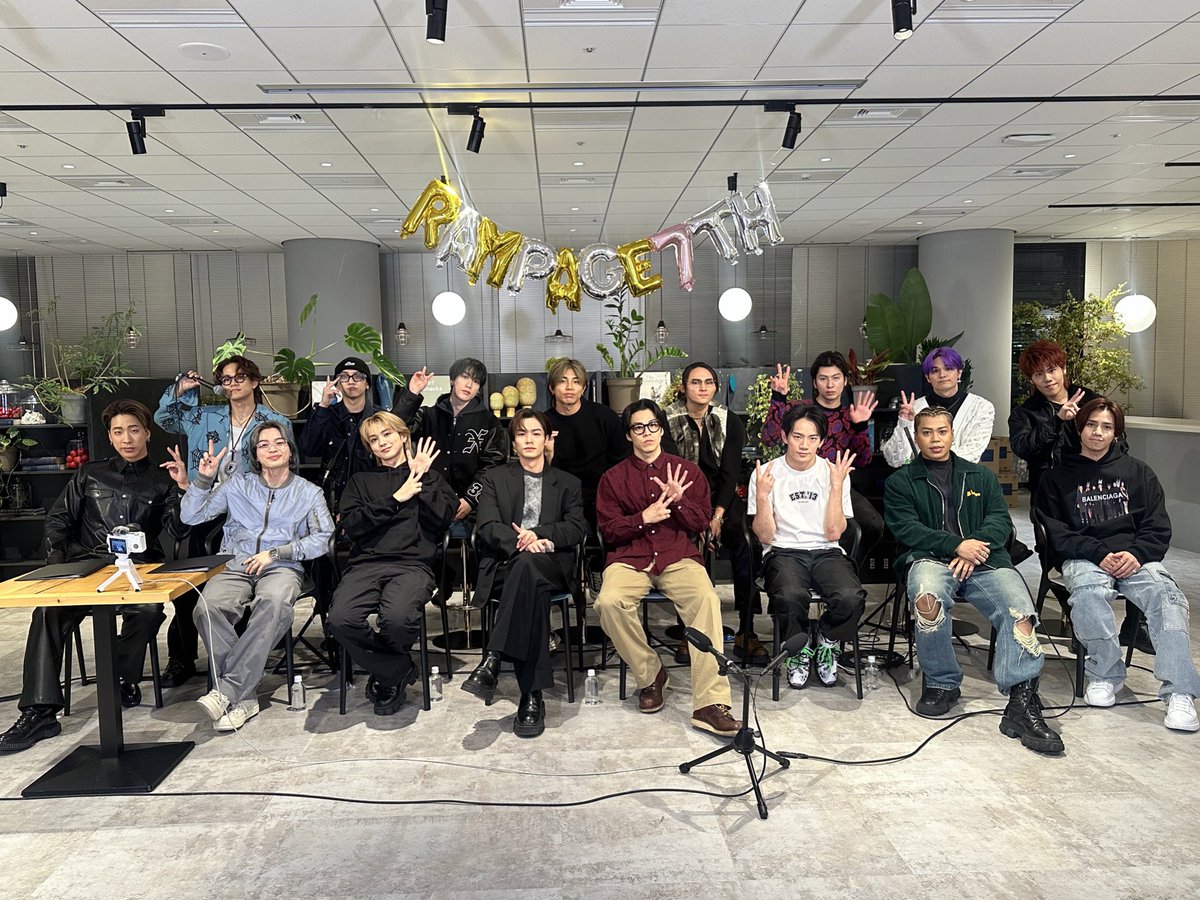 therampagefext's tweet photo. ＼#ランペちゃん7歳 生配信／
この後20:00スタート🎂❤️

https://t.co/GJqDYx0Mzd

ハッシュタグ質問も
まだまだお待ちしております🙋✉️

"その年に纏わった質問"を
お待ちしています😉✨

#THERAMPAGE
#16SOUL #16PRAY https://t.co/w9w1DAmviQ