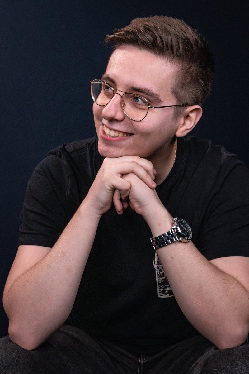 Pinkel97's tweet photo. Moja morda uwieczniona przez @witchhub 

Akurat żeby raz na 5 lat zmienić profilowe 😎🤙 https://t.co/An3HocKUYR