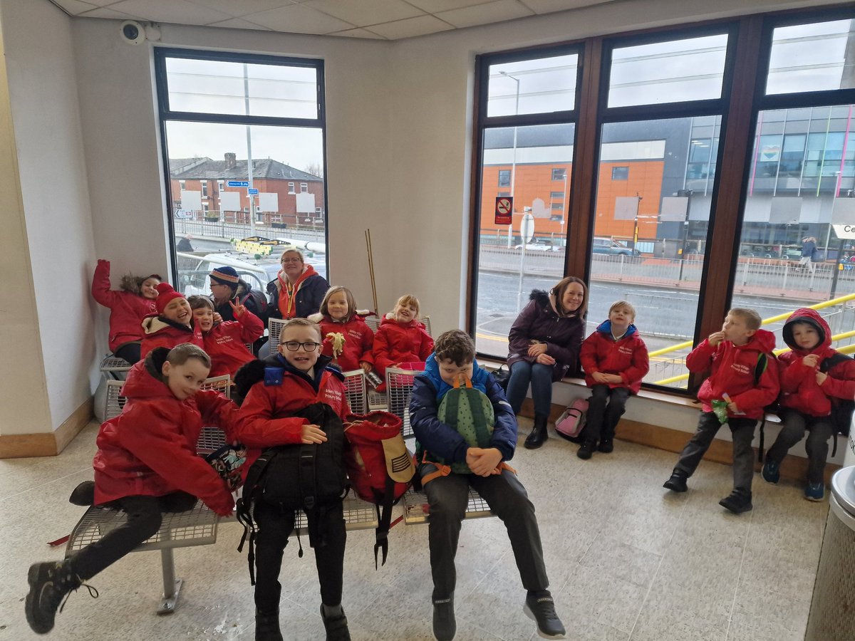 MissHopkinsAVPS's tweet photo. We've reached the bus station and the train station! https://t.co/J4s2wvD3i0