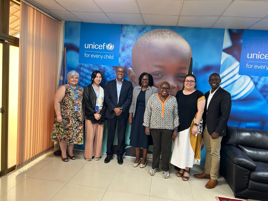 The Representatives of @UNFPAUganda and @UNICEFUganda met to discuss supporting girls by preventing early marriage, ending gender-based violence (#GBV) and female genital mutilation (#FGM) through the multiple joint programmes. Let's work for a brighter future for young people🌟
