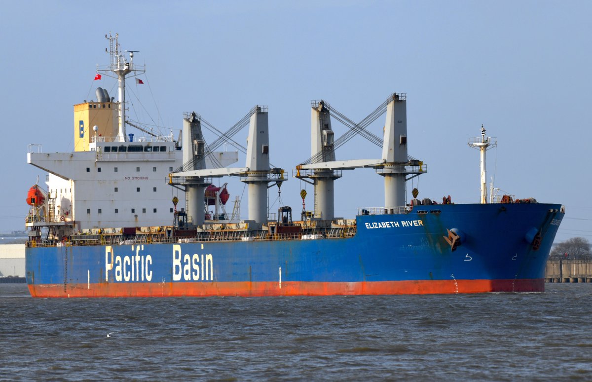 A starboard view of Elizabeth River sailing with a cargo of recyclable metals. #ElizabethRiver #BulkCarrier #BulkCarriers #PacificBasin #RiverThames #Thames #GeneralCargoShip #Shipping #ShipsInPics #Shipspotting #Ship #WorkingRiver #Ships #Schiffe #Schip #PortofLondonAuthority