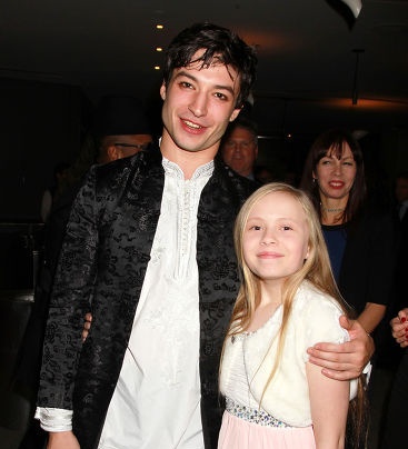 Ezra with Faith Wood-Blagrove ❤️
Credence &amp; Modesty 🪄
#EzraMiller #FaithWoodBlagrove #CredenceBarebone #FantasticBeasts