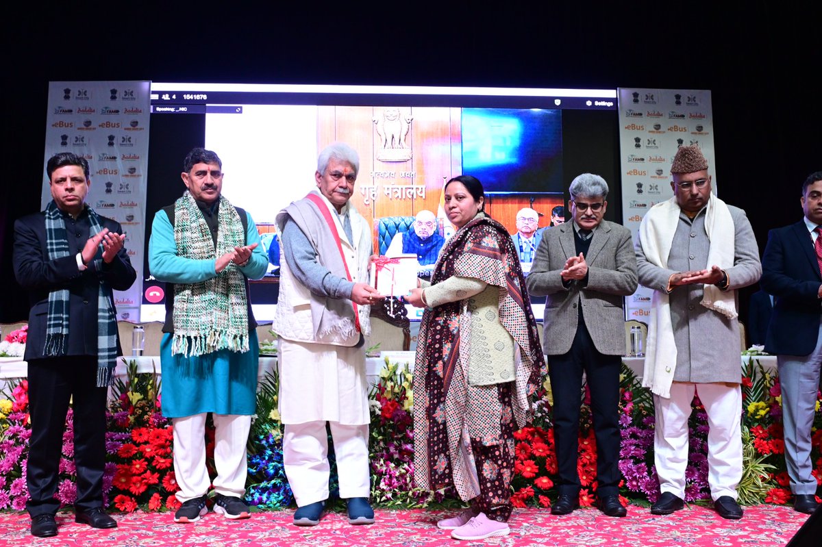 OfficeOfLGJandK's tweet photo. I am grateful to Hon’ble HM Shri Amit Shah Ji for giving highest priority to overall progress of J&amp;K UT. Today, 885 compassionate appointment letters were released,which is a testimony to our commitment to ensure families of martyrs &amp; hardworking employees live a life of dignity. https://t.co/RPKwsaSNGi