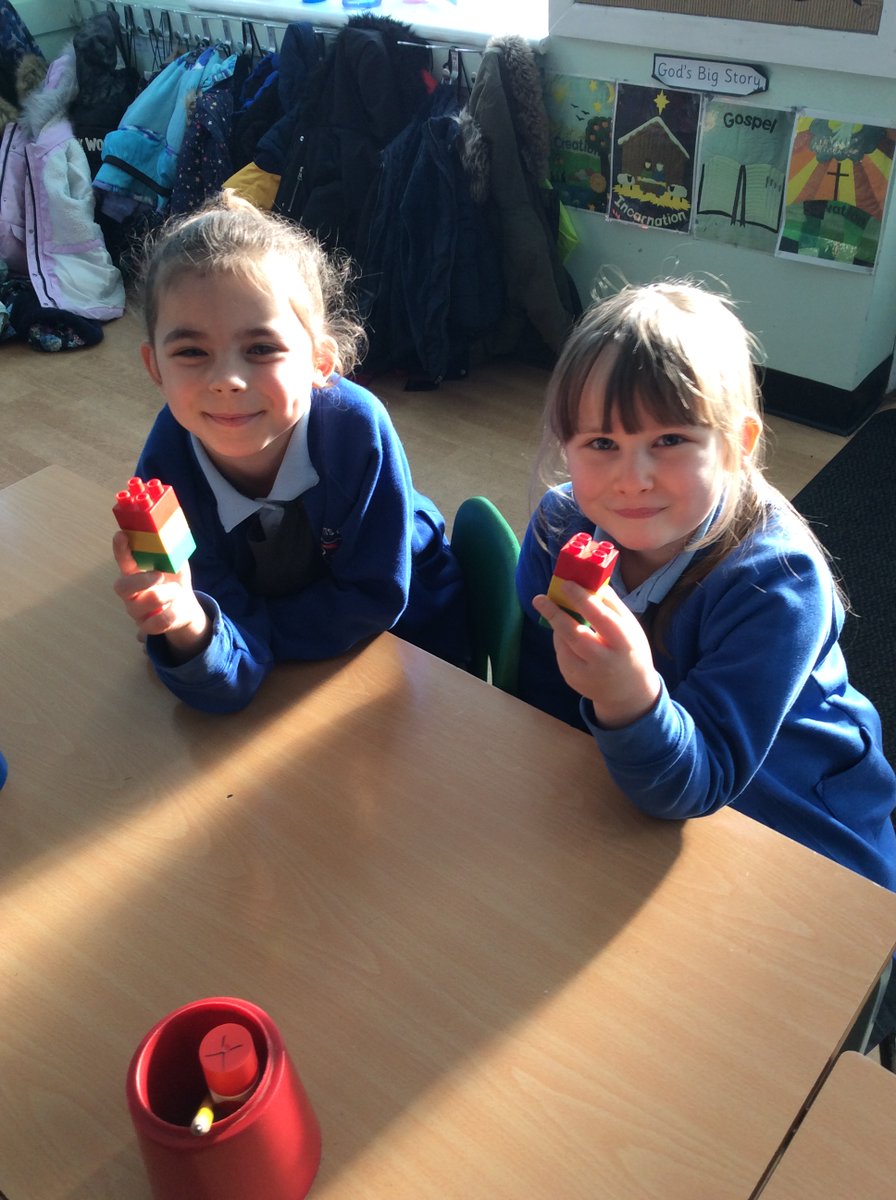 AppleySaintsCE's tweet photo. #ABASY1 are enjoying their new computing unit all about coding. The children told their partner step by step instructions to see if they could make the same model as they did. Some brilliant algorithms were created! @purpleMash #abascom https://t.co/kqr2emKW7u