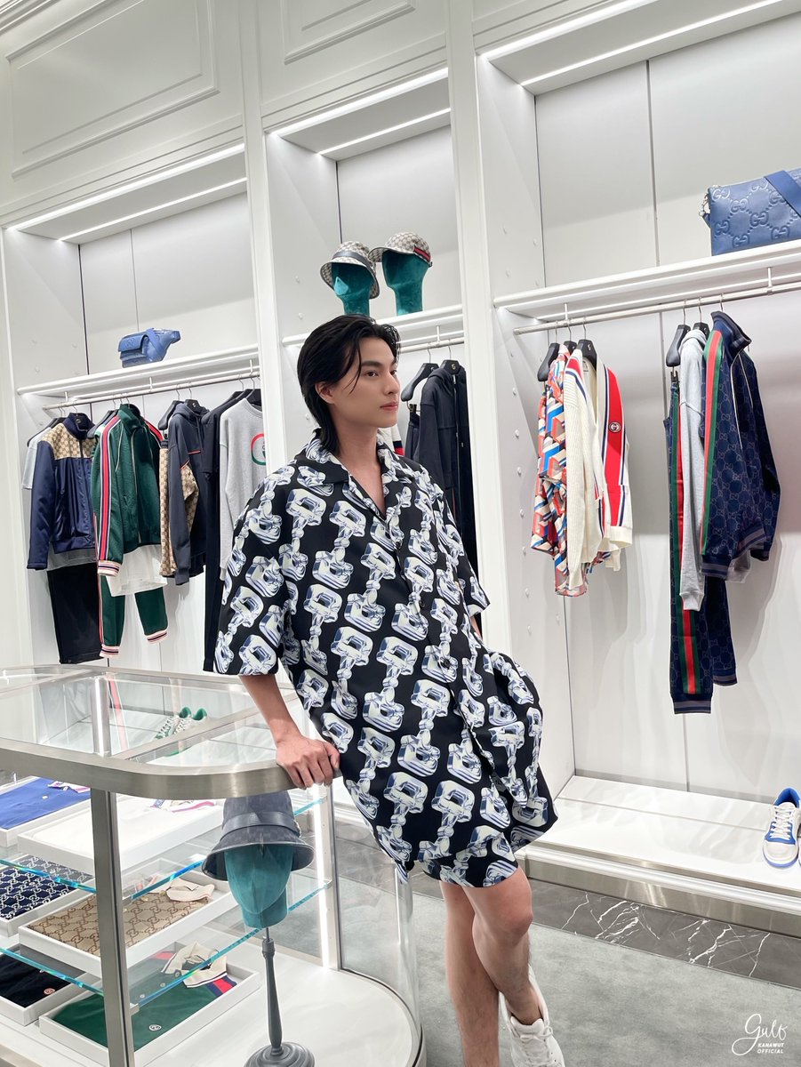 Gulfkanawutofc's tweet photo. น้องกลัฟในชุดคอลเล็กชั่น @gucci Spring/Summer 2024 🥰

GUCCI PHUKET X GULF
#GucciPhuket
#GulfKanawut
@gulfkanawut https://t.co/KHd915bHLb