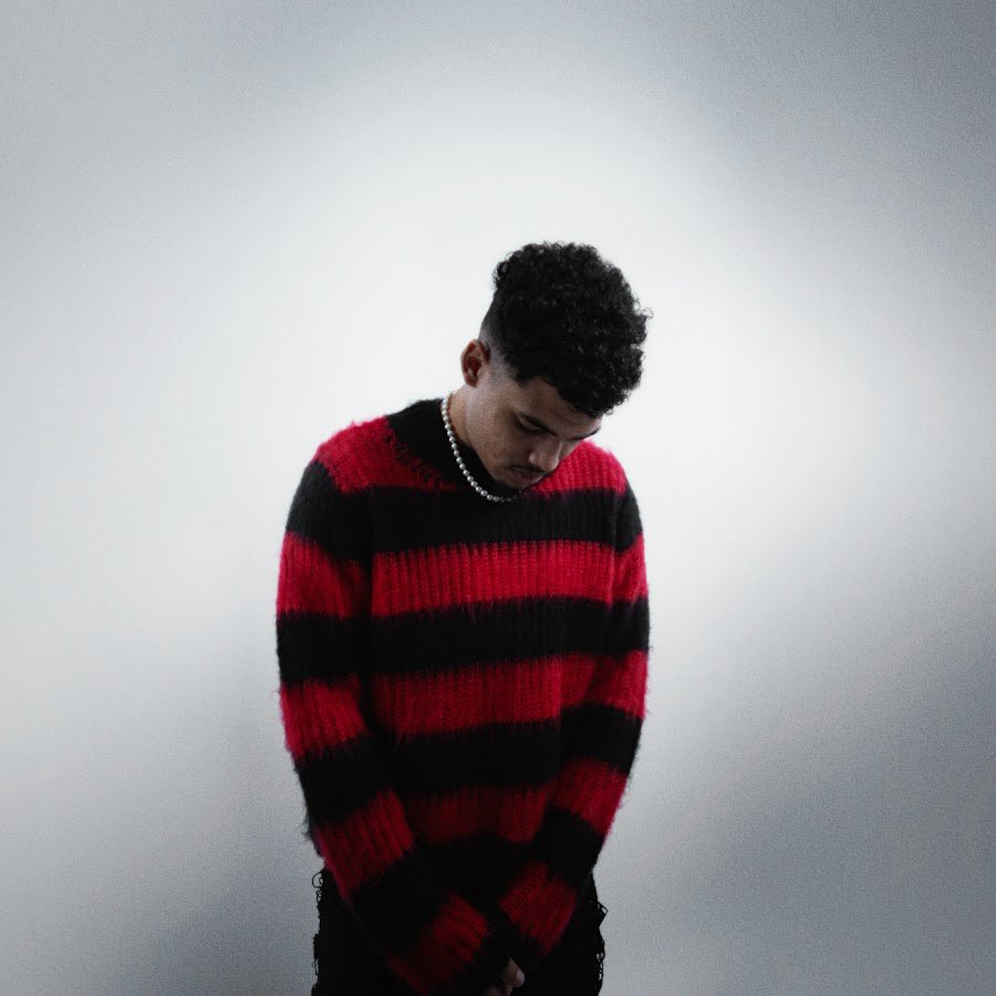 wrld_mag's tweet photo. Cet homme sort son nouvel album ce soir.. https://t.co/eZtqTJMHpj