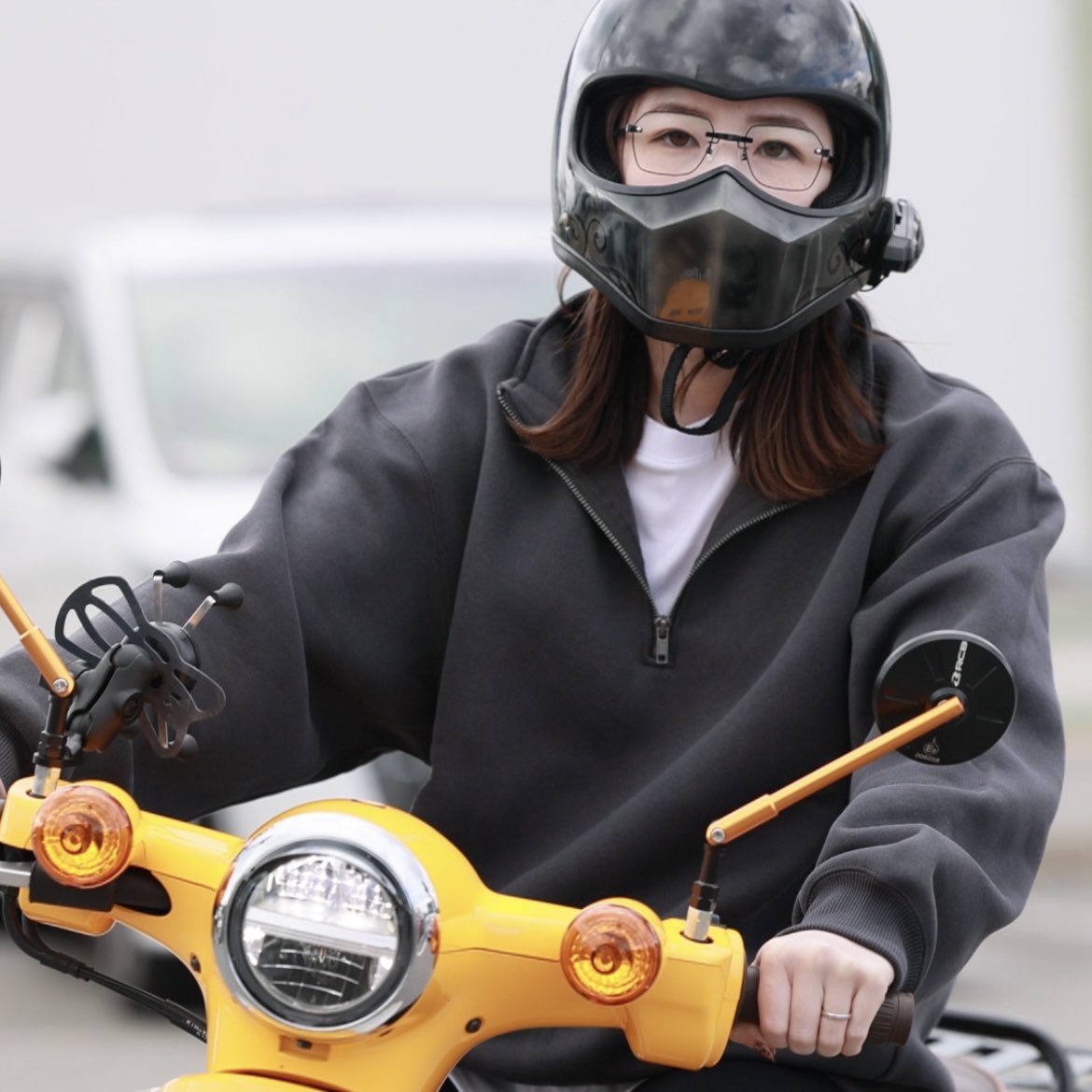 groco_eyewear's tweet photo. 寒い🥶
このメガネはライダー設計👓✨
#カブ50 #honda #groco https://t.co/guJaJj3oqb