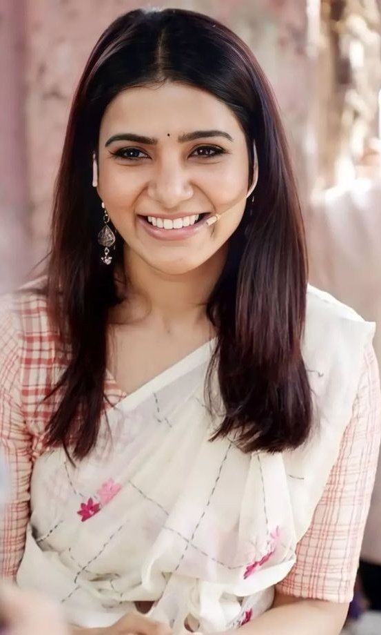 TN_SamanthaFans's tweet photo. Sam in saree! Just🤌❤️‍🔥 

@Samanthaprabhu2 !! #Samantha #SamanthaRuthPrabhu https://t.co/RRb7E15SrR