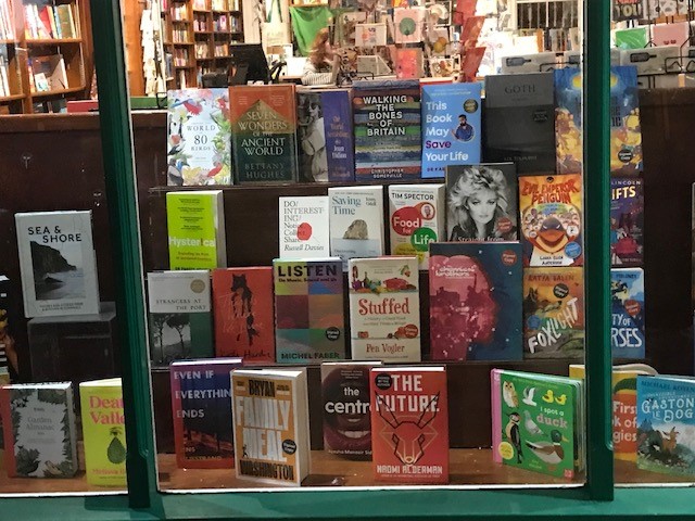 Do Interesting in the window of @WELBooks! Don’t try to be interesting. That’s a fool’s errand. Do interesting instead. Make the world light up by paying proper attention. Tools, tips and new habits to spark curiosity, share ideas and live a more interesting life. @DoBookCo