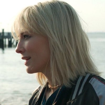 gay4cate's tweet photo. ”Heterosexual” scenes between Lou Miller and Debbie Ocean that absolutely NOT make sense - a thread https://t.co/xjtR3Nemjs