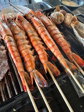 ryhoehoe's tweet image. Grilled meats have a lower fat content because the fat is reduced as the food cooks. This results in healthier meals and makes a low-fat diet easier to manage. Reducing fat intake also helps lower bad cholesterol levels.