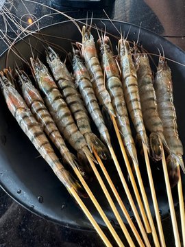 ryhoehoe's tweet image. Grilled meats have a lower fat content because the fat is reduced as the food cooks. This results in healthier meals and makes a low-fat diet easier to manage. Reducing fat intake also helps lower bad cholesterol levels.