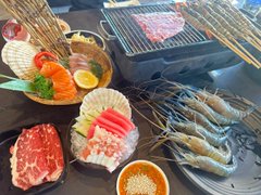 ryhoehoe's tweet image. Grilled meats have a lower fat content because the fat is reduced as the food cooks. This results in healthier meals and makes a low-fat diet easier to manage. Reducing fat intake also helps lower bad cholesterol levels.