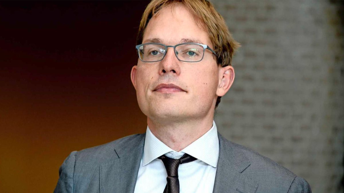 Van Houwelingen is de ENIGE die de waarheid m.b.t het WEF boven probeert te halen maar hij mocht net GEEN vragen stellen over de rol van Rutte &amp; Maxima bij het WEF! Bizar! 

Doe een ♥️ &amp; RT als je Pepijn steunt! Hij verdient erkenning!