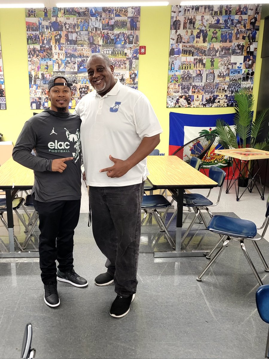 LAJordanFootball (@2019_lajordan) on Twitter photo Thanks East LA College Coach Drummer visit with our scholar athletes <a href="/Coach_Drum_/">Coach Drummer</a> <a href="/CIFLACS/">CIF LA City Section</a> <a href="/PartnershipLA/">PartnershipLASchools</a> <a href="/RHaylock/">Rahshaun Haylock</a> <a href="/ErikSarni1/">EastSideMediaTV πΉ</a> <a href="/pontiac77/">Tiger's Sports View</a> <a href="/newmarkham/">EdwinMarkhamMS</a> <a href="/Demarionb11/">DE'MARION BROWN</a> <a href="/davon4kt/">Davon Mays</a> <a href="/TinyRob5/">Robert Earl Lee the 3rd</a> <a href="/jordanvsjohaan/">JayDaApe</a> <a href="/eddietacoguy/">Coach E</a> <a href="/Coach_Rich28/">Coach Rich Alvarez</a> <a href="/4elite_lou/">Lucious Davis (Coach Lou)</a> <a href="/AndresJacinto0/">Andres Jacinto</a> <a href="/certifiedronny_/">Ronny Hendrix</a> Thanks East LA College Coach Drummer visit with our scholar athletes <a href="/Coach_Drum_/">Coach Drummer</a> <a href="/CIFLACS/">CIF LA City Section</a> <a href="/PartnershipLA/">PartnershipLASchools</a> <a href="/RHaylock/">Rahshaun Haylock</a> <a href="/ErikSarni1/">EastSideMediaTV πΉ</a> <a href="/pontiac77/">Tiger's Sports View</a> <a href="/newmarkham/">EdwinMarkhamMS</a> <a href="/Demarionb11/">DE'MARION BROWN</a> <a href="/davon4kt/">Davon Mays</a> <a href="/TinyRob5/">Robert Earl Lee the 3rd</a> <a href="/jordanvsjohaan/">JayDaApe</a> <a href="/eddietacoguy/">Coach E</a> <a href="/Coach_Rich28/">Coach Rich Alvarez</a> <a href="/4elite_lou/">Lucious Davis (Coach Lou)</a> <a href="/AndresJacinto0/">Andres Jacinto</a> <a href="/certifiedronny_/">Ronny Hendrix</a>