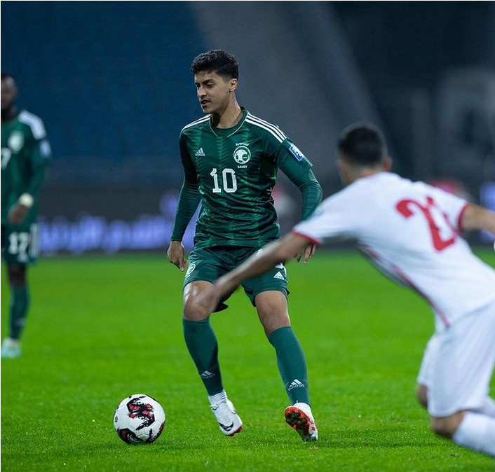 RedDevilJoseph's tweet photo. No AFCON today so ive been keeping up with the Asian Cup

Currently watching Roberto Mancini's 🇸🇦 and ive been particularly impressed by Faisal Al-Ghamdi. The 22 y.o talent has all the qualities of a top midfielder

Plays for Al-Ittihad like my favorite Saudi player Mohammed Noor https://t.co/GlYig3k0XP