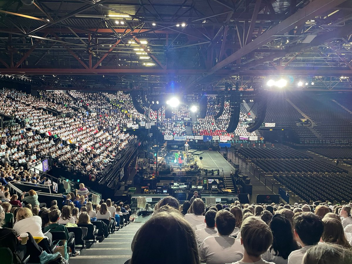 Rehearsals are underway over at Resort World!🎙️🎤🎶