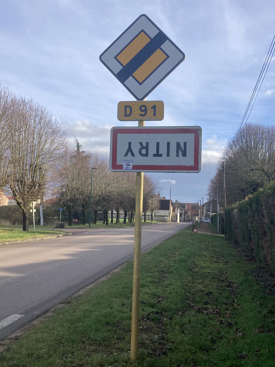 OlivierCOSTE2's tweet photo. Je suis sur les cailloux @BONNIN1402,à
proximité de #Nitry et en #TDP.
@laurentjung54 se souvient peut-être de ce secteur,le ❤️et le départ maintenant quelques années,de la #résistance d’un ravageur #Altise🪲du #Colza ?
Maintenant,je vais rencontré #NosAgri et les #Agricultures. https://t.co/CiL6L2yQkq