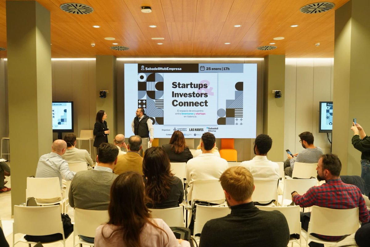 vlciconnect's tweet photo. 💥 ¡Todo listo en #SabadellHubEmpresa para celebrar la 29ª edición de #SIConnect!
La subdirectora de Emprendimiento de @LasNaves, @Calabria_Lucia, y @AngelBuigues, @bstartup Advisor, dan la bienvenida a este nuevo encuentro entre #startups e inversión. https://t.co/DClTSubPvX