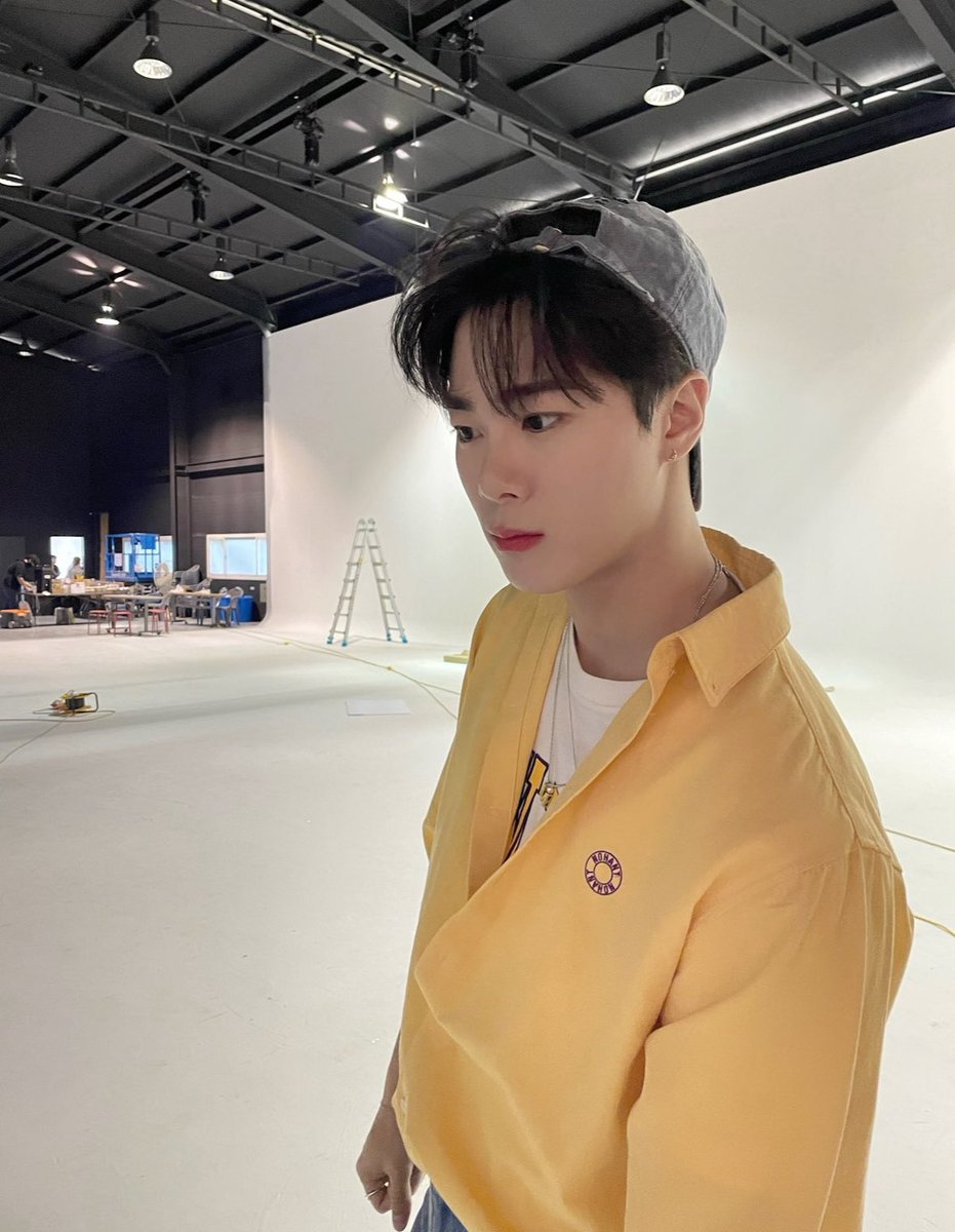 dogcat_bin's tweet photo. 빈이날 빈이시 🌙 https://t.co/2ngmiycR3Y