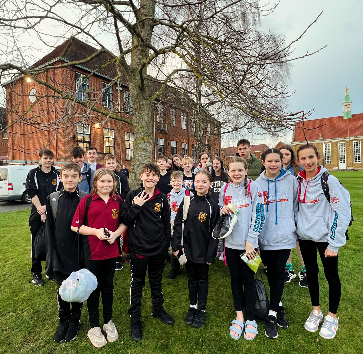 hrspe_'s tweet photo. Fantastic effort from all of our swimmers to finish 3rd in the Bishop Stortford and District Gala🥉🏊‍♀️🏊 https://t.co/sY1EUUjEjz