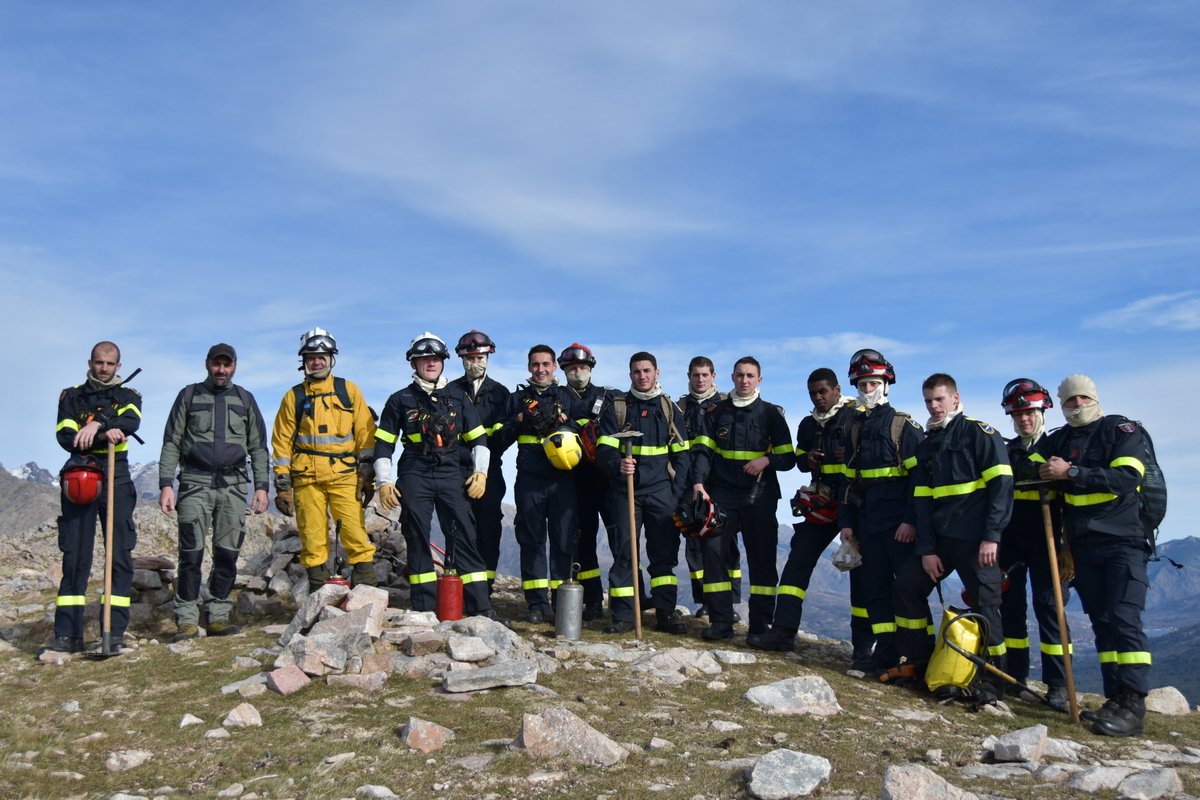 UIISC5CORTE's tweet image. Nos #sapeurssauveteurs 👨‍🚒👩‍🚒de la section Vulcain 11 ont participé à un brulage dirigé aux côtés des #FORSAP sur la commune de Cristinacce. Opération de prévention des risques d&apos;incendie 🔥mais également utile à la préparation opérationnelle de nos personnels.