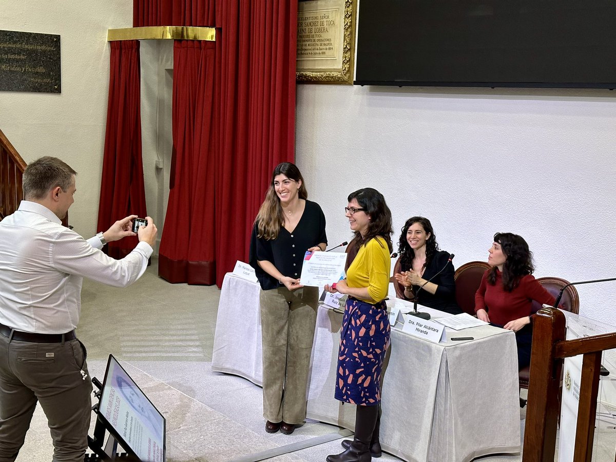 Neurodoce's tweet photo. Muy orgullosos de ser reconocidos con 4 premios en la reunión de la @AMNneuromadrid 
Todo un aliciente para seguir investigando y encontrar soluciones para nuestros pacientes! 😊👏👏 https://t.co/8tyZI19RBt