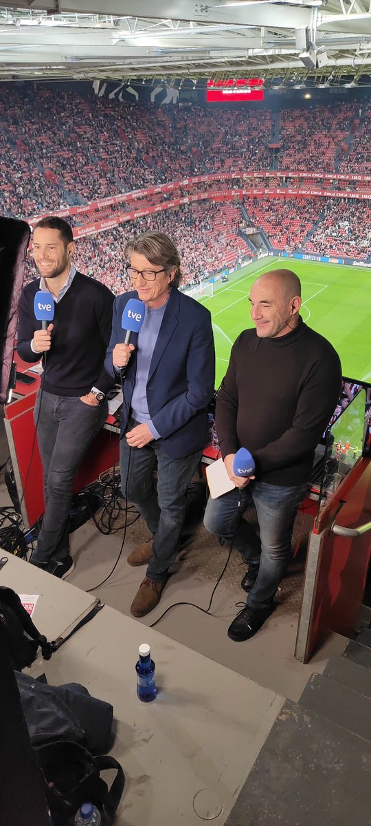 MarioSuarez4's tweet photo. Cuartos de final de la Copa del Rey con @rtve #LaCopaMola #LaCopaRTVE 🎙️🏆 #chapiferrer #Vigo #Bilbao https://t.co/klbRzAGPJC