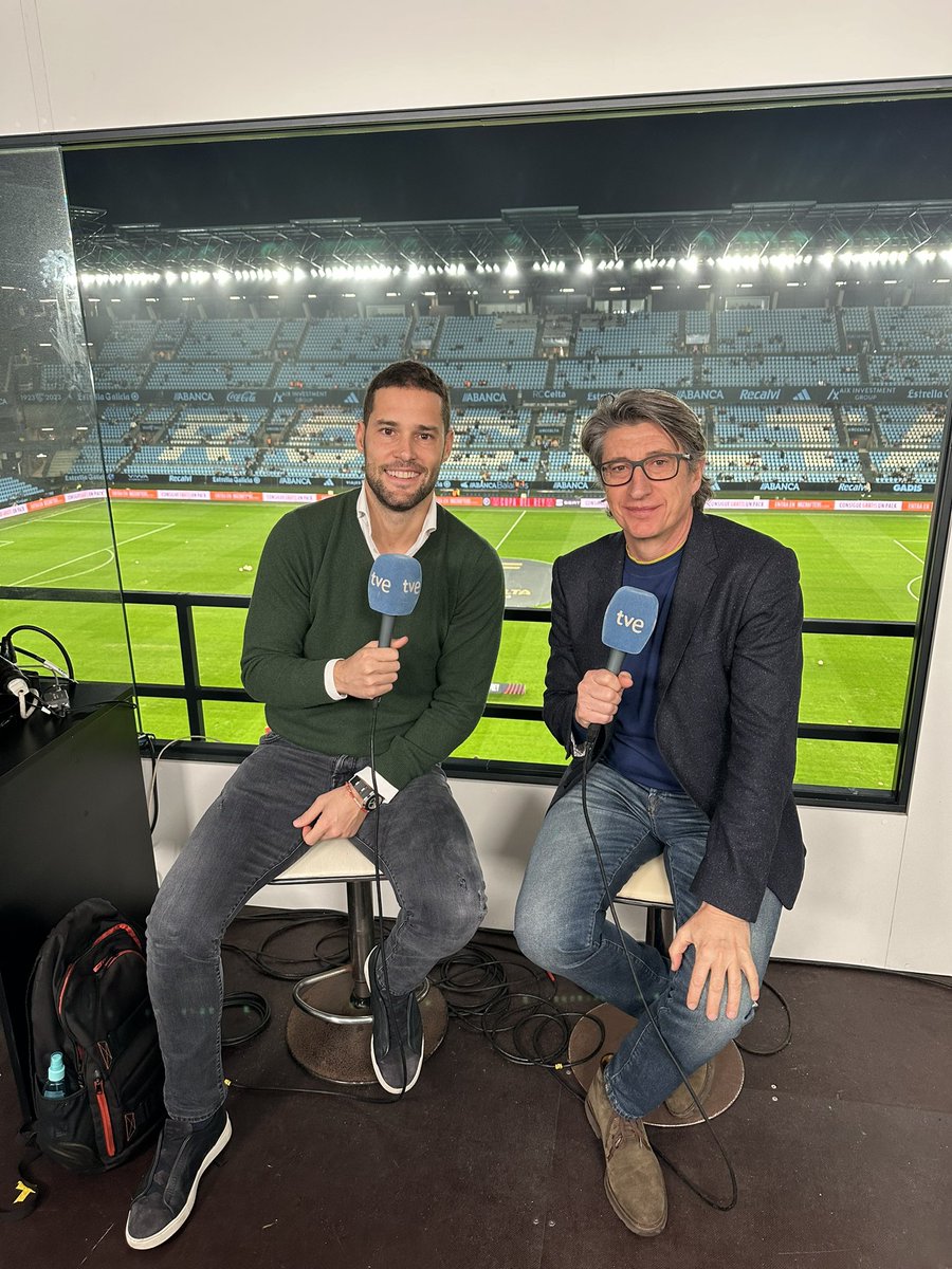 MarioSuarez4's tweet photo. Cuartos de final de la Copa del Rey con @rtve #LaCopaMola #LaCopaRTVE 🎙️🏆 #chapiferrer #Vigo #Bilbao https://t.co/klbRzAGPJC